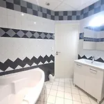Apartman Le Delacroix #parking