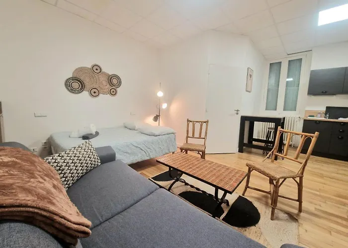 Le Delacroix #parking * Клермон-Ферран